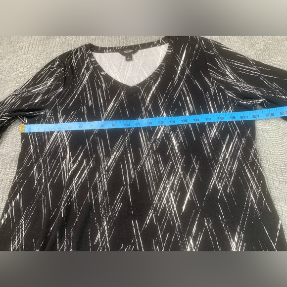 3/$20 Simply Vera Vera Wang Women’s Patterned V Neck Sweater Size Large - Picture 5 of 12